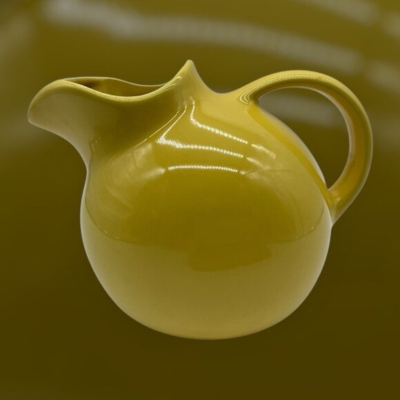 Franciscan Vintage Yellow Ball Pitcher with Ice Lip Made in California 1949-1953 - Picture 3 of 12